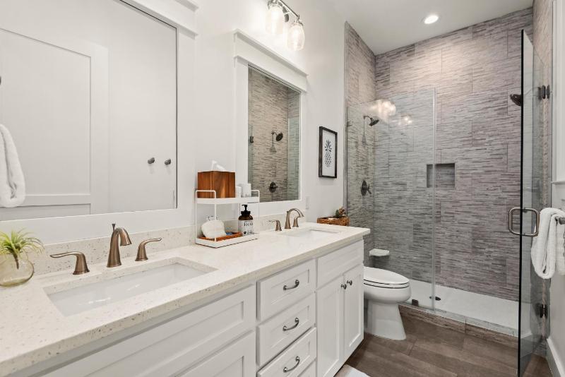 Katmanblu - Over 45 Five Star Reviews! Custom-Built! Easy Beach & Pool Access! - image 11