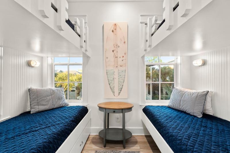 Katmanblu - Over 45 Five Star Reviews! Custom-Built! Easy Beach & Pool Access! - image 20