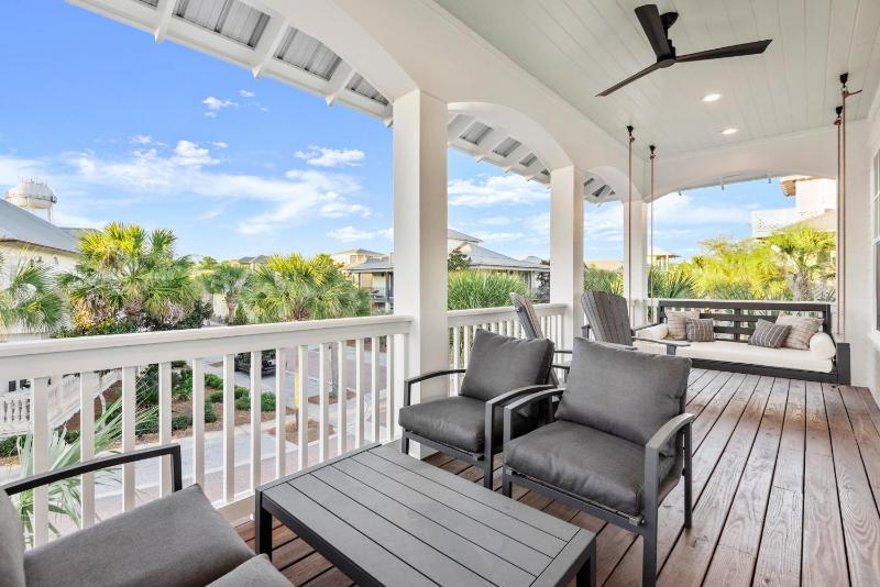 Katmanblu - Over 45 Five Star Reviews! Custom-Built! Easy Beach & Pool Access! - image 39