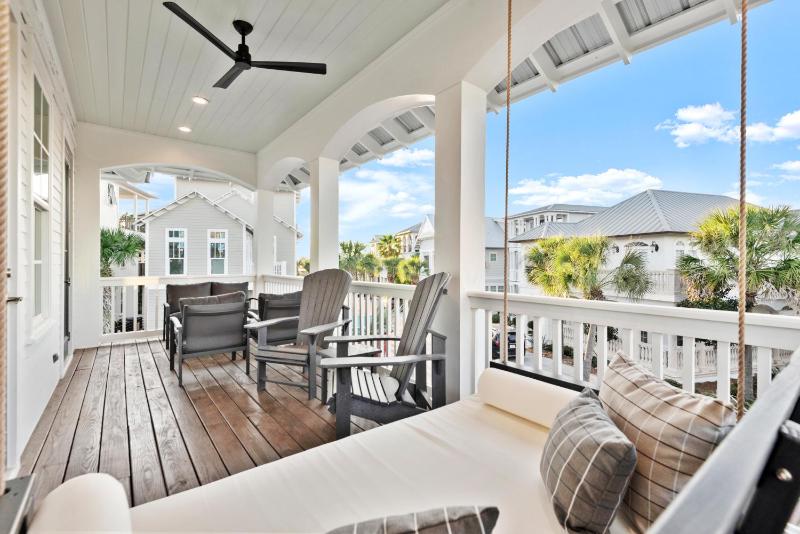 Katmanblu - Over 45 Five Star Reviews! Custom-Built! Easy Beach & Pool Access! - image 13