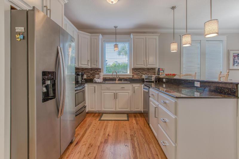 50 yards to the Seacrest lagoon Pool Walking distance to the beach! - image 18