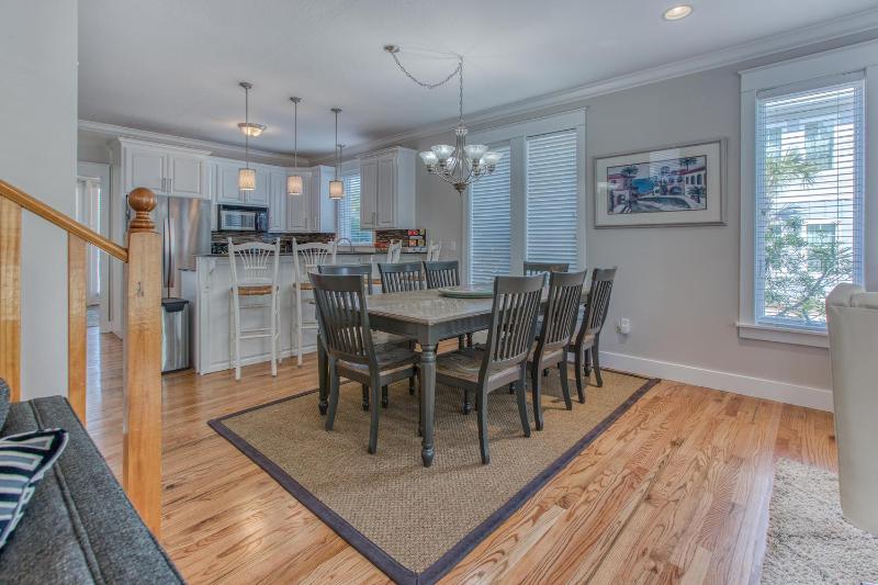 50 yards to the Seacrest lagoon Pool Walking distance to the beach! - image 19