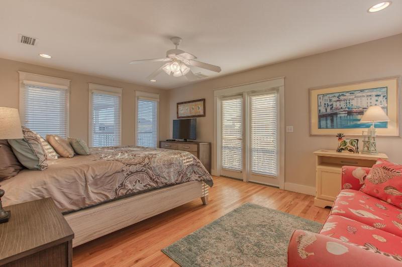 50 yards to the Seacrest lagoon Pool Walking distance to the beach! - image 26