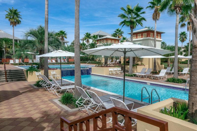 50 yards to the Seacrest lagoon Pool Walking distance to the beach! - image 4