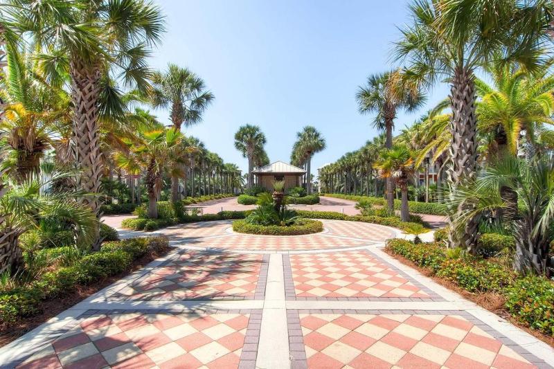 50 yards to the Seacrest lagoon Pool Walking distance to the beach! - image 36