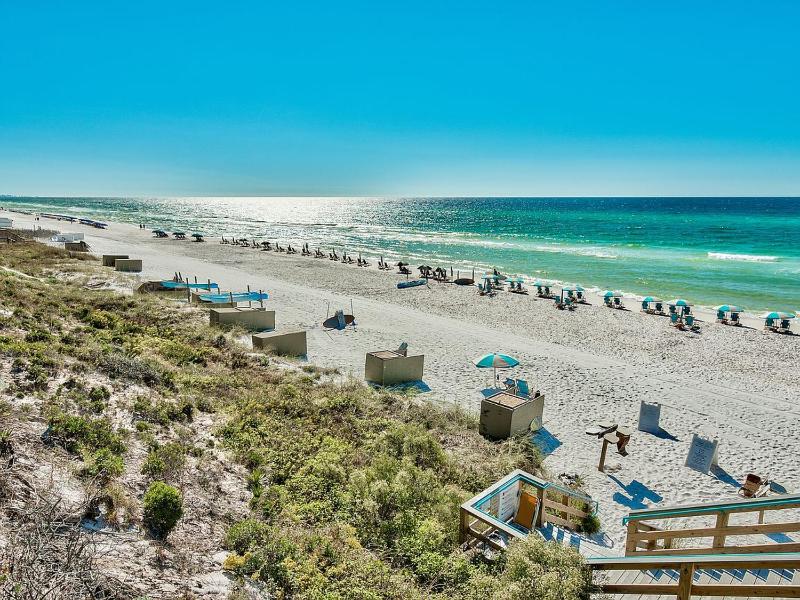 50 yards to the Seacrest lagoon Pool Walking distance to the beach! - image 2