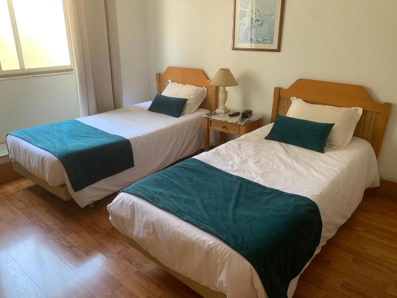 Twin Room with Shared Bathroom and Private Shower image 4