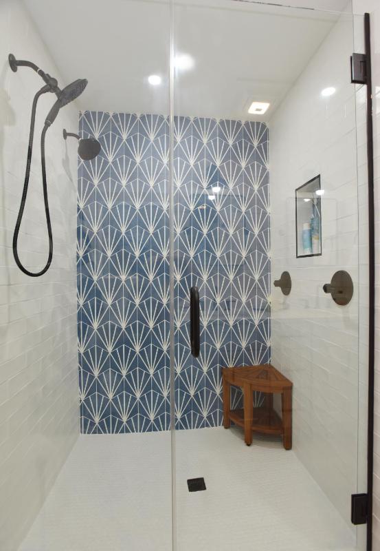 Tradewinds Cottage Completely Renovated Easy Beach & Pool Access - image 20