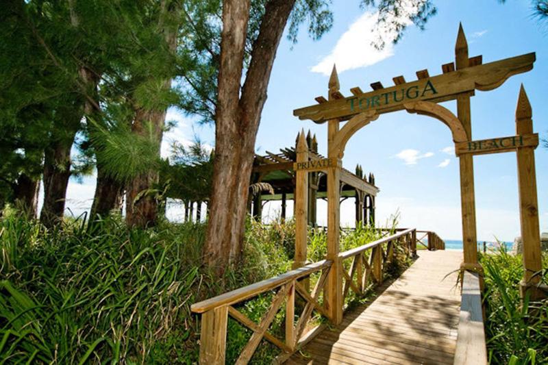 Tradewinds Cottage Completely Renovated Easy Beach & Pool Access - image 43