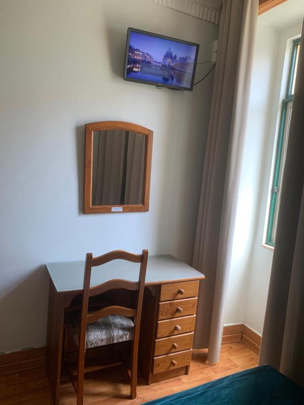 Double Room with Shared Bathroom image 2
