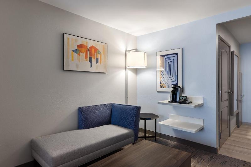 HOLIDAY INN EXPRESS SAVANNAH AIRPORT By IHG - image 9