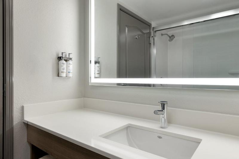 HOLIDAY INN EXPRESS SAVANNAH AIRPORT By IHG - image 37