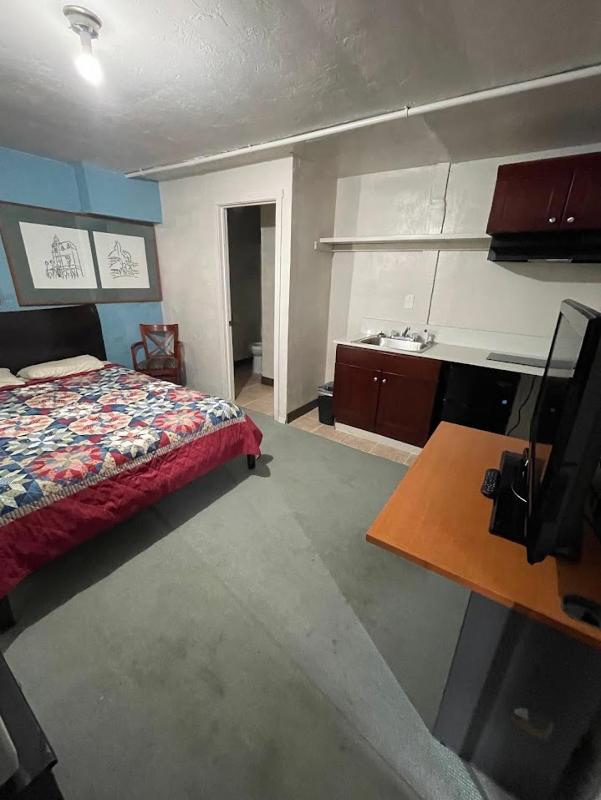 Standard Queen Room image 1