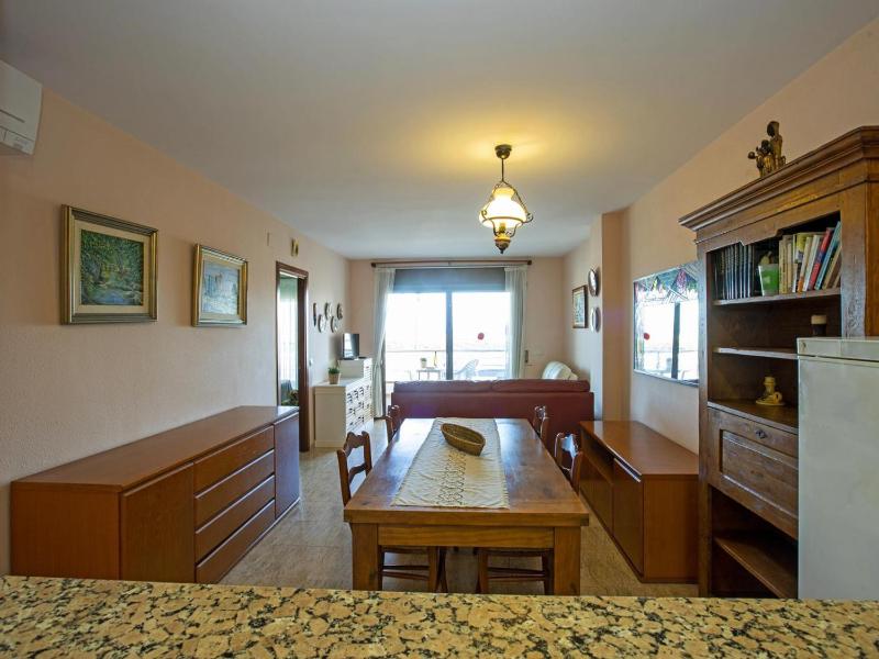 Apartamento en Empuriabrava: Frente al Mar Piscinas Parking y Vistas a la Bahía - HISP-288-39 - image 8