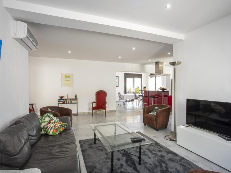 Casa con piscina 5 dormitorios cerca de la playa y centro - HISP-288-49 - image 3