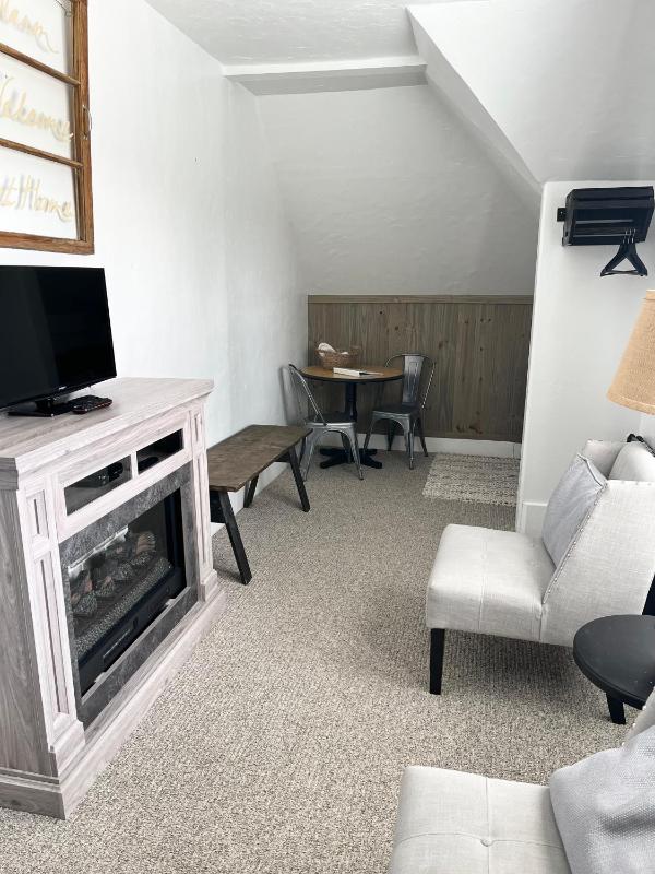 Queen Room - Second Level image 2