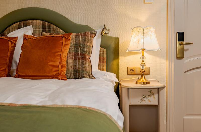 Double Room image 3