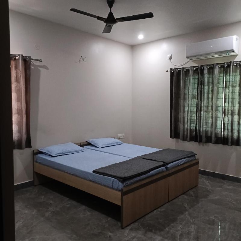 Sukrithi Premium Serviced Apartment - F2 - image 5