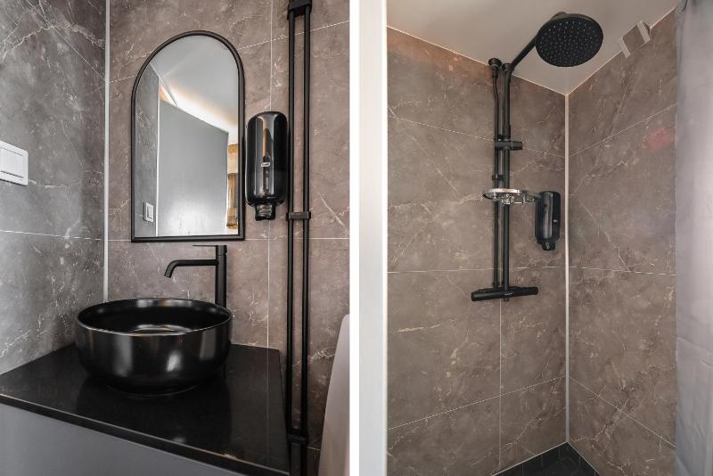 Economy Single Cabin with Shared Bathroom image 3