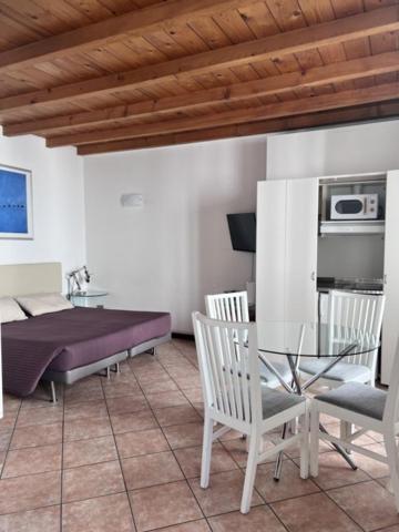 Standard Triple Room image 3