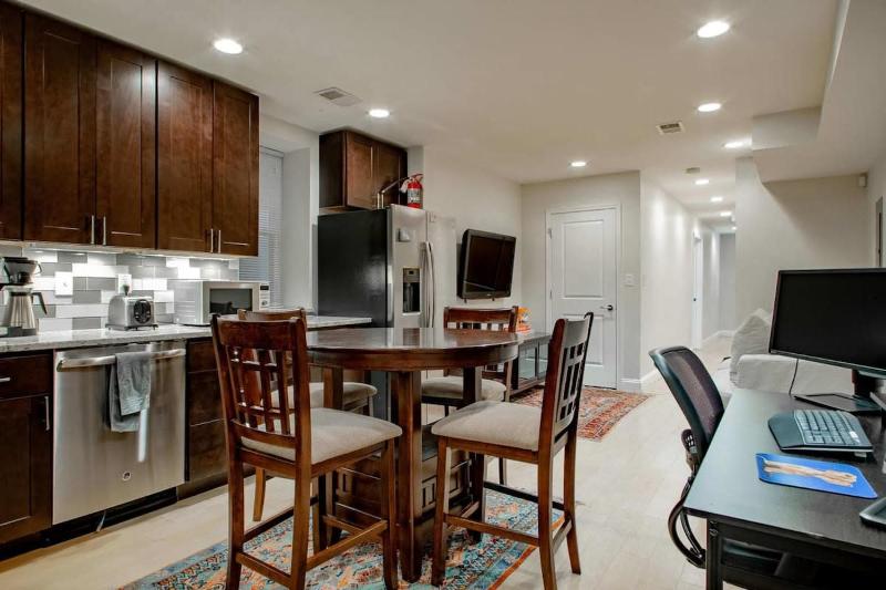 2BR - Near Corridor DC Streetcar Union Station - image 9