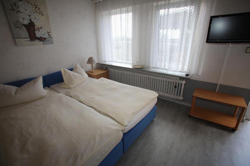 Standard Double Room with Shower image 3