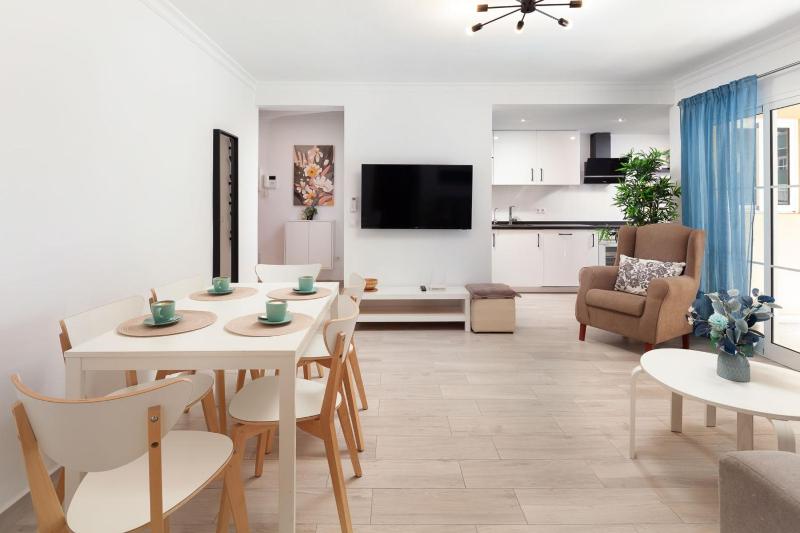 Boliches Ulises Apartment by Alfresco Stays - image 1