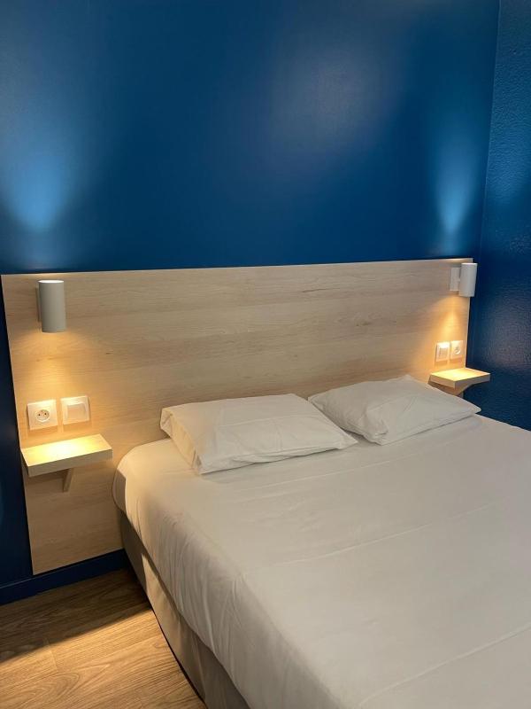 Standard Double Room image 2