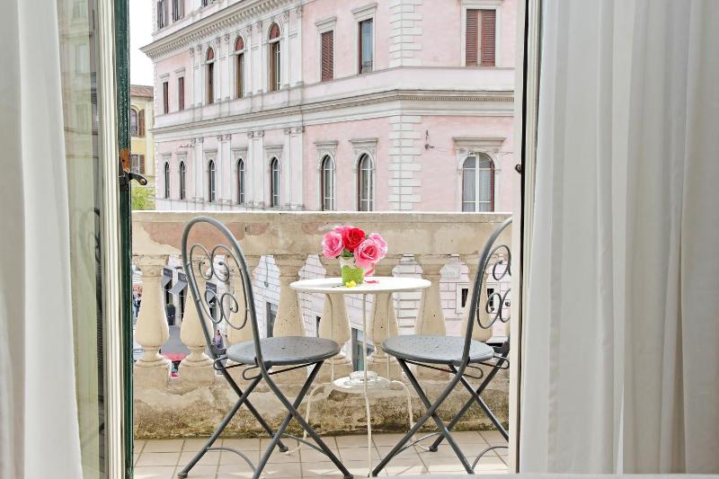 Double Room with Balcony image 3