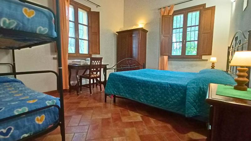 One-Bedroom Apartment - Ground Floor (6 Adults) image 2