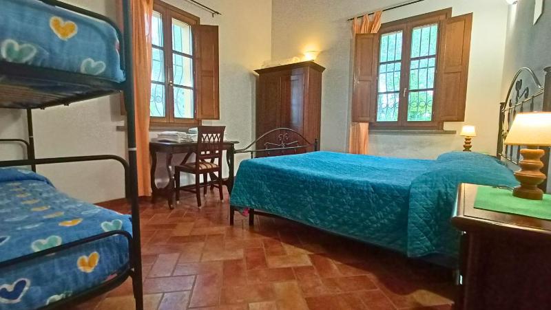 One-Bedroom Apartment - Ground Floor (6 Adults) image 3
