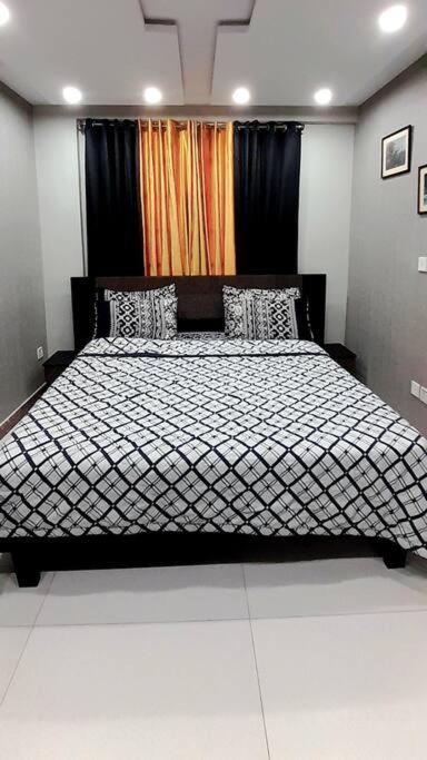 Bahria Town Lahore - NEXT INN Condo available at Best Price 402 - image 4