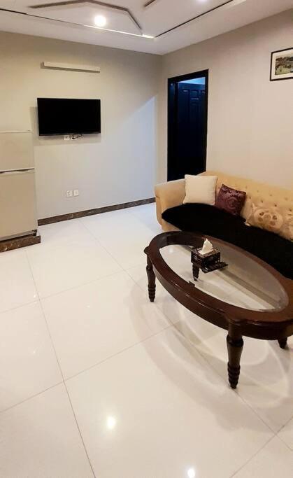 Bahria Town Lahore - NEXT INN Condo available at Best Price 402 - image 6