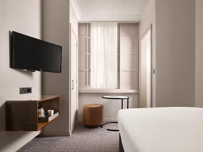 Classic Single Room image 4
