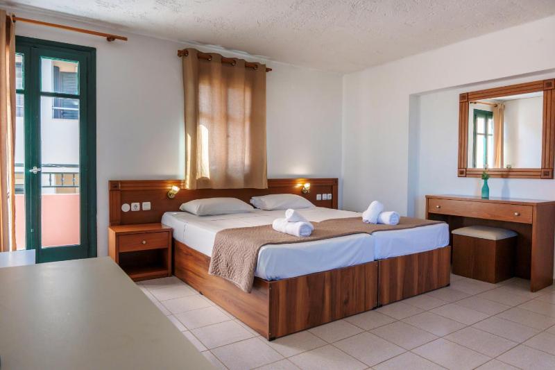 Studio (2 Adults) image 1