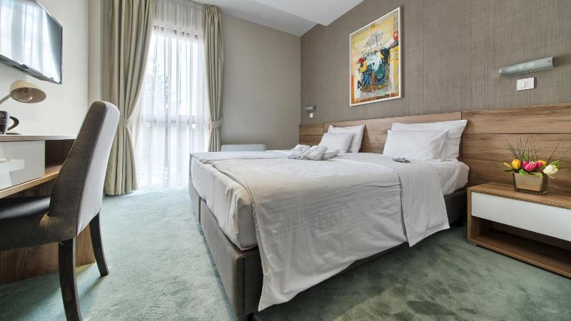 One-Bedroom Apartment with Balcony image 4