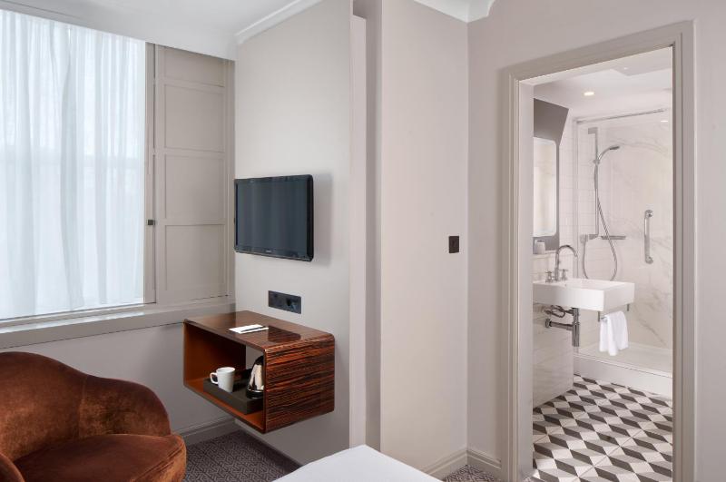 Superior Single Room image 4