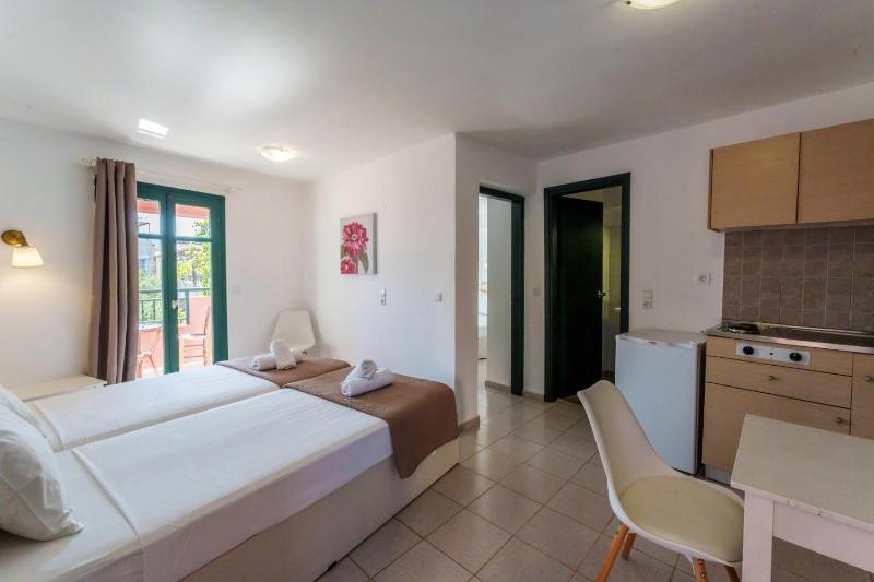 One-Bedroom Apartment (3 Adults) image 3