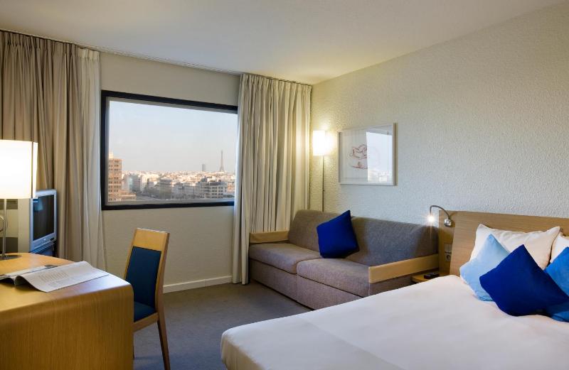 Superior Double Room with Sofa Bed and City View and  image 3