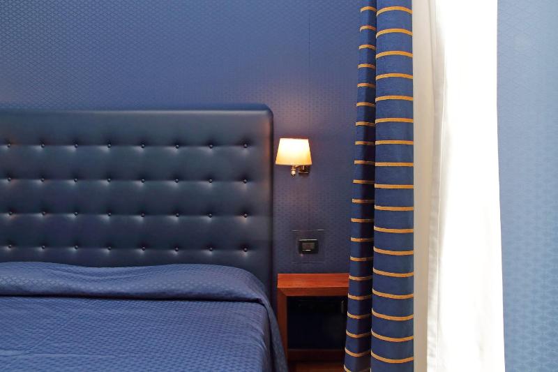 Double or Twin Room with City View image 4