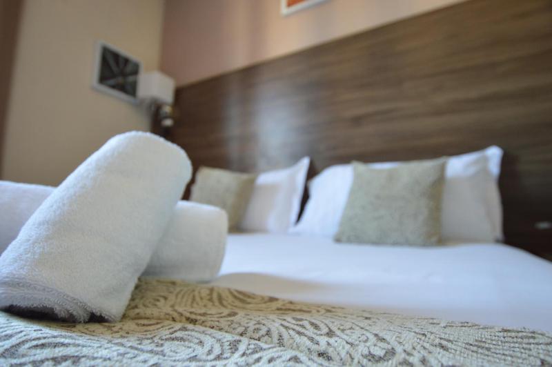 Comfort Double or Twin Room with Air-Conditioning image 1