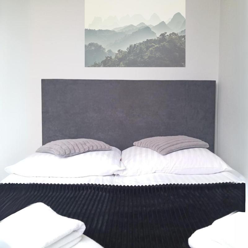 Small Double Room with Small Bathroom (Parking view) image 3