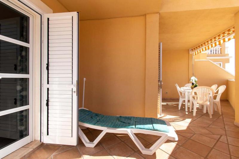 Benimar 13 - Two Bed overlooking the pool - image 10