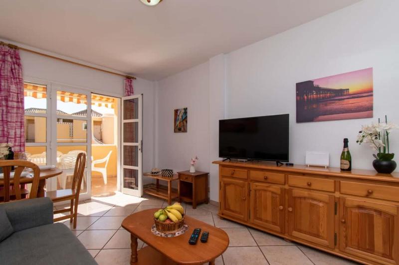 Benimar 13 - Two Bed overlooking the pool - image 20