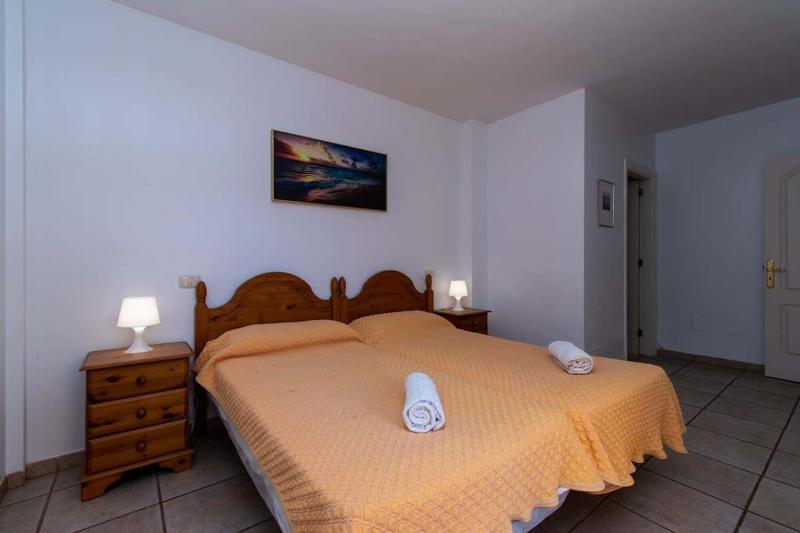 Benimar 13 - Two Bed overlooking the pool - image 7