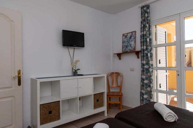 Benimar 13 - Two Bed overlooking the pool - image 2