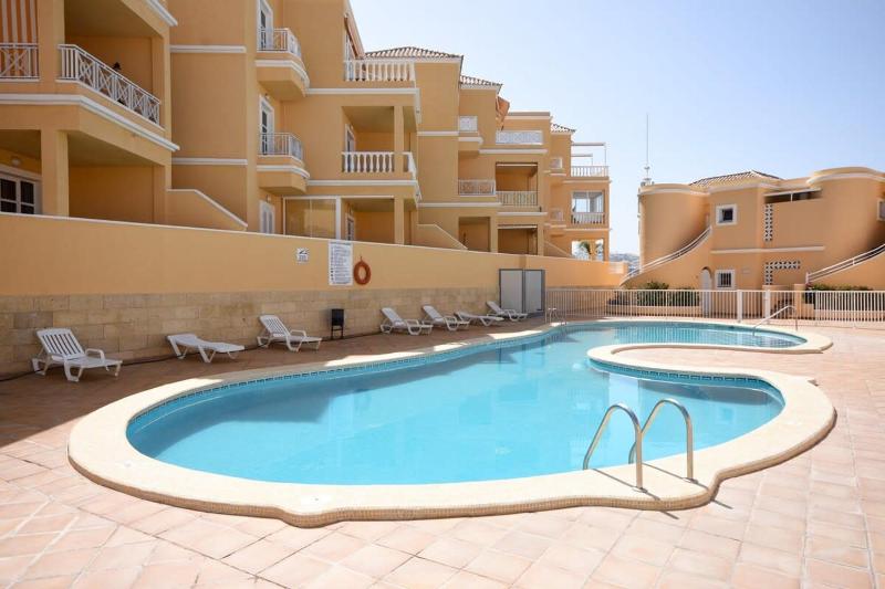 Benimar 13 - Two Bed overlooking the pool - image 26