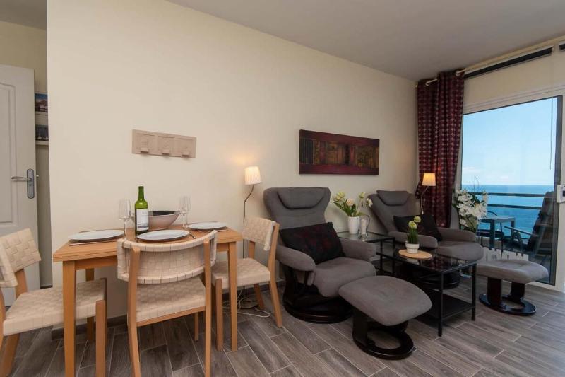 Comodoro 6 - One Bed - image 4