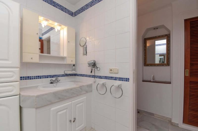 Studio Apartment image 4