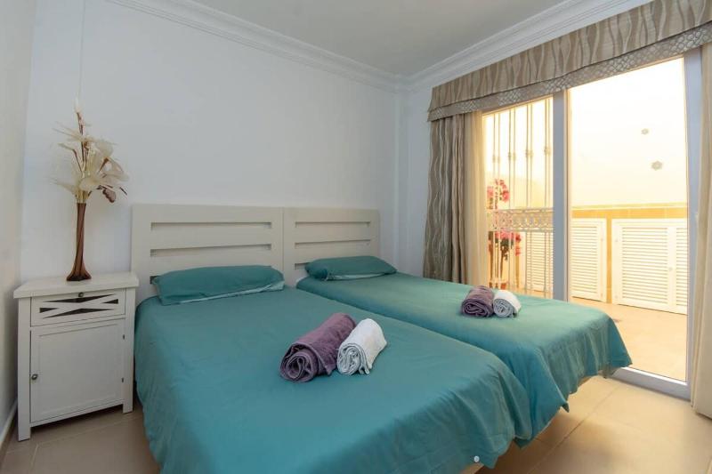 Bahia la Caleta 1 - Two Bed - image 35